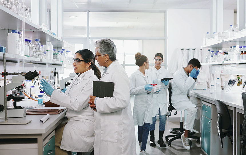 skilled R&D lab technicians